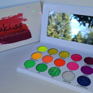 Flakiss Makeup Palette